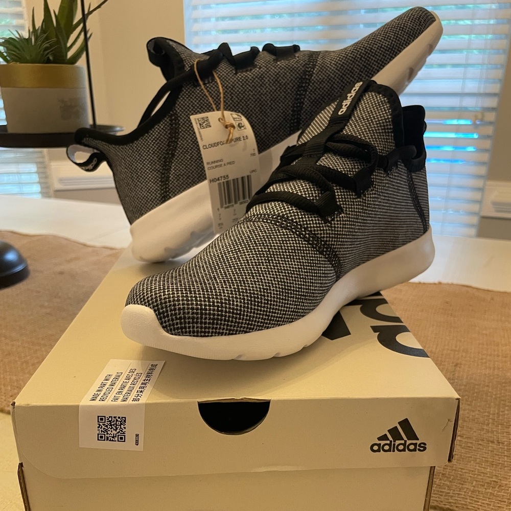 Adidas Tennis Shoes
